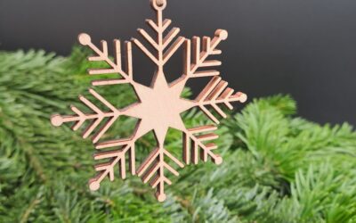 Baumschmuck – Schneeflocke aus Holz klein – Variante 2