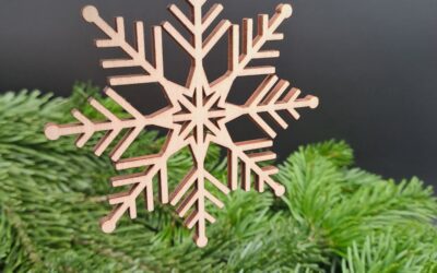 Baumschmuck – Schneeflocke aus Holz groß – Variante 1