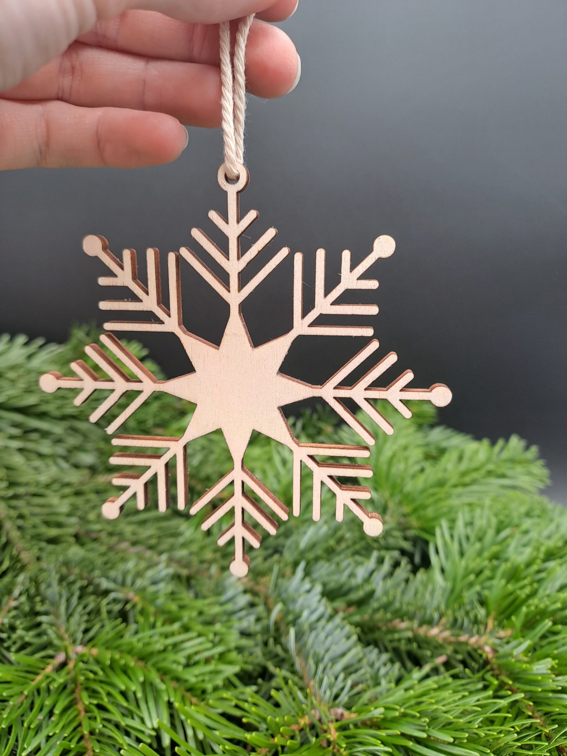 Baumschmuck - Schneeflocke aus Holz groß - Variante 2