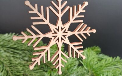 Baumschmuck – Schneeflocke aus Holz klein – Variante 1