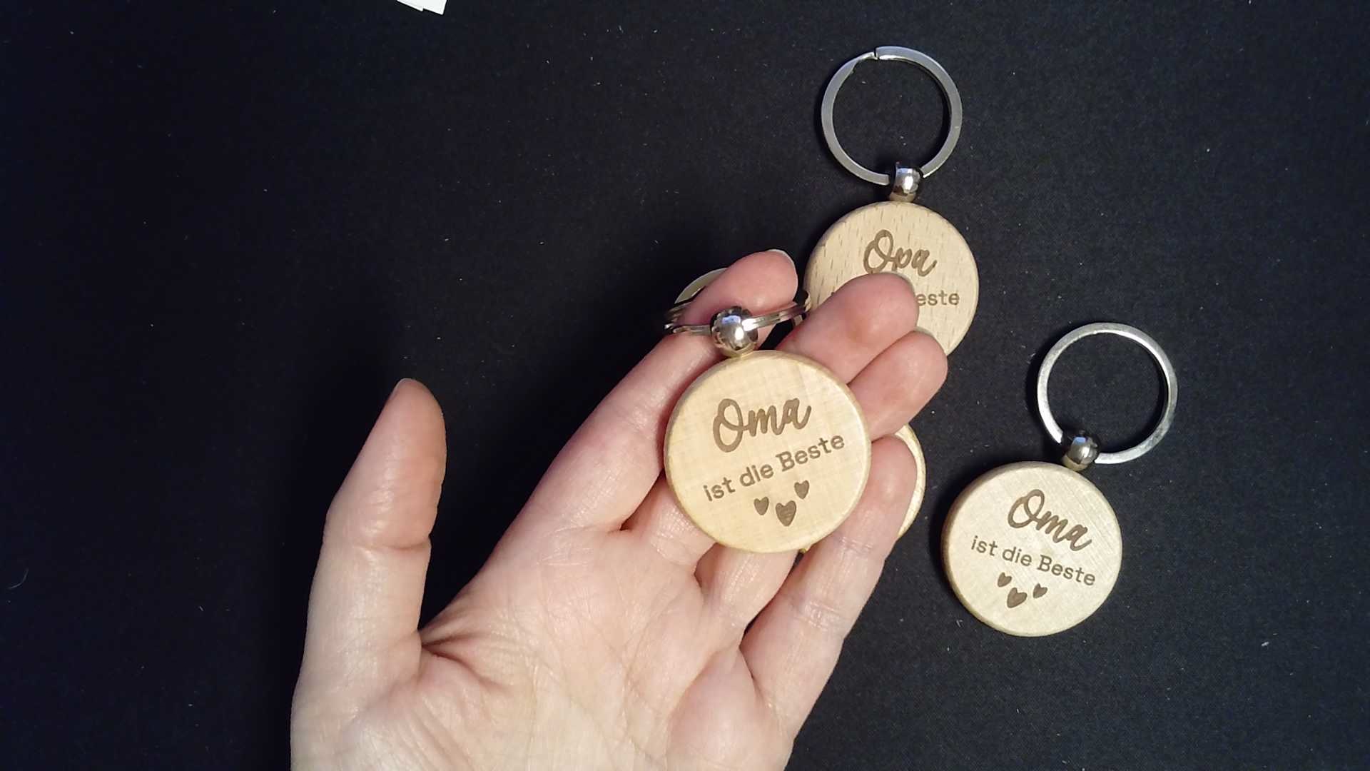 Holz-Schlüsselanhänger – Liebste Mama & Bester Papa – Bild 4