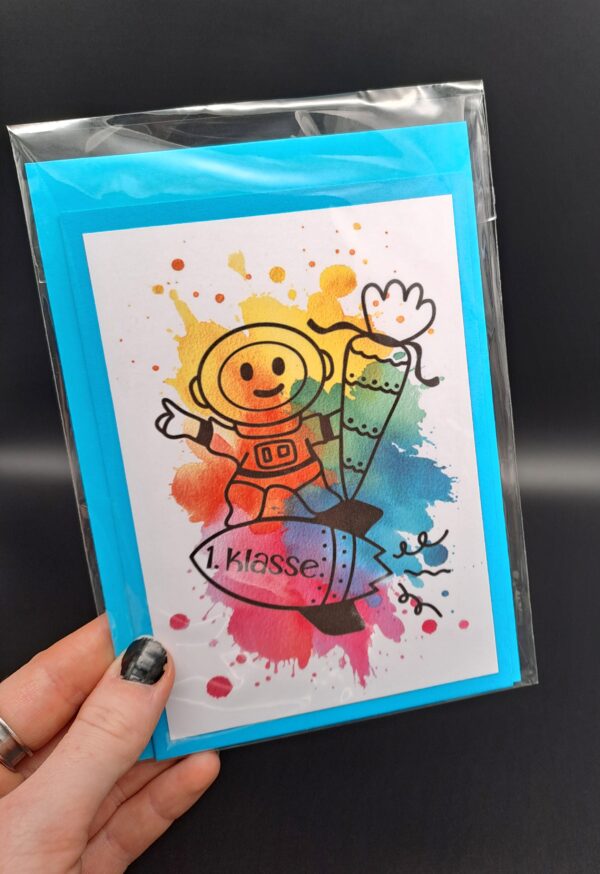 1. Klasse - Karte mit buntem Aquarellklecks und Astronaut für das Schulkind, inkl. Umschlag - Einschulung – Bild 2